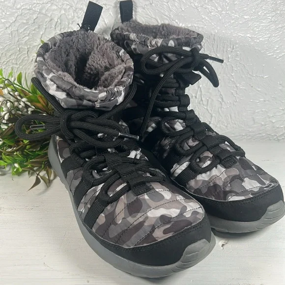 Nike Roshe One Hi Sneakerboots Camouflage Lined Cold Weather Sneakerboot 8 1/2 - Picture 8 of 15